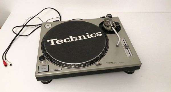 Technics SL1200 MK2