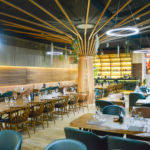 Restaurant 8 OAK Geneva: Installation et Intégration d'un Système de Sonorisation Bose et Turbosound.
Création et Installation des luminaires LED. Restaurant 8 OAK Geneva - Le Restaurant
